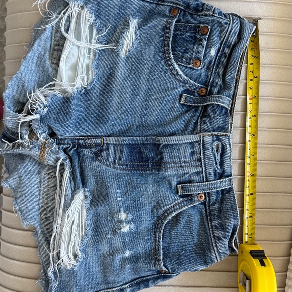 Levi's 501 Medium Indigo Distressed Denim Shorts - Picture 9 of 9